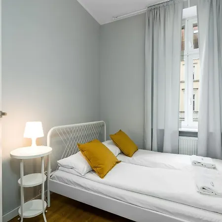 Old Town Garbary By Renters Apartment Poznan
